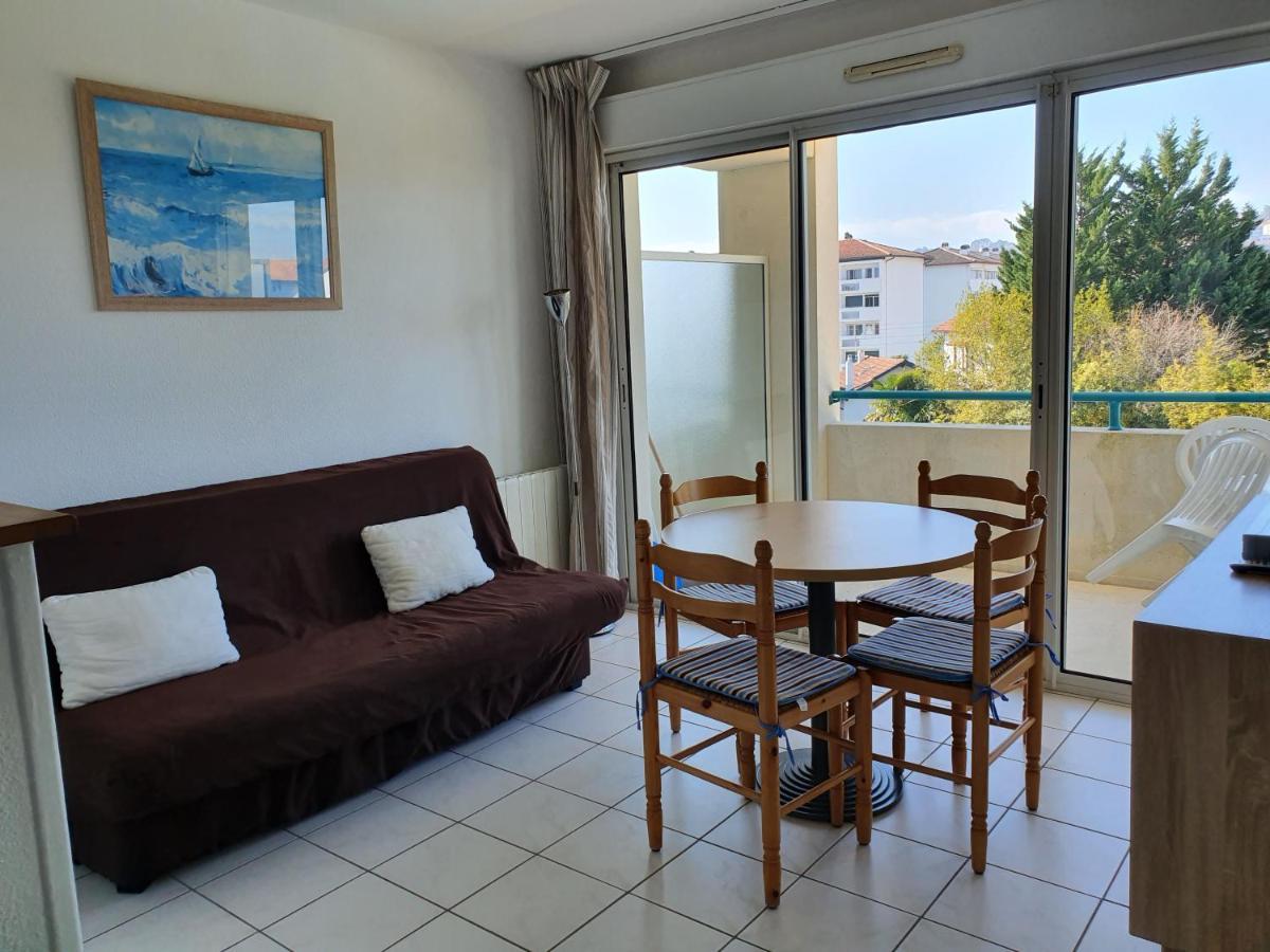 Appartement Golf Et Nivelle Avec Piscine Et Parking 西布勒 外观 照片