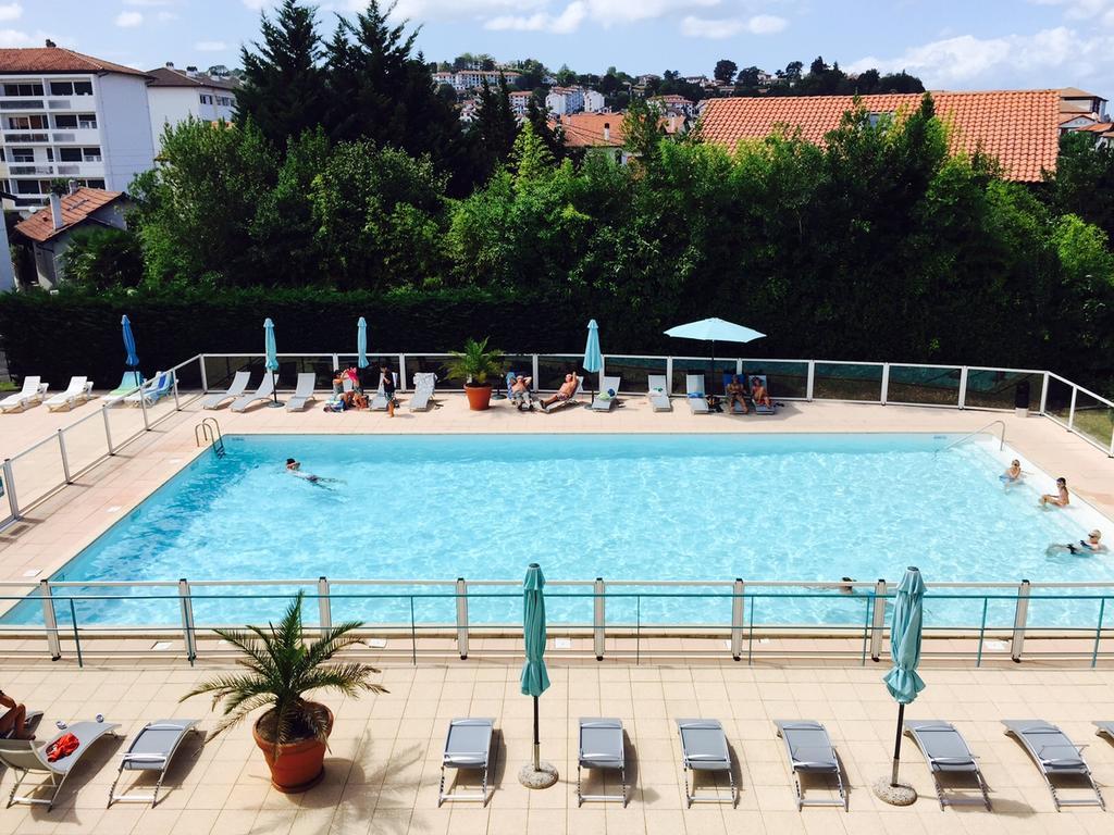 Appartement Golf Et Nivelle Avec Piscine Et Parking 西布勒 外观 照片